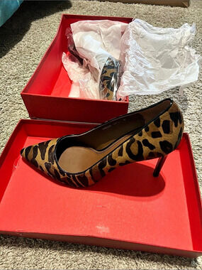 Donald J Pliner Phillo-A9 Leopard Print Leather Heels US 9.5 Like New